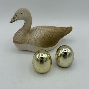 Vtg Davis Products Swan Goose Golden Eggs Salt and Pepper Shakers Plastic USA